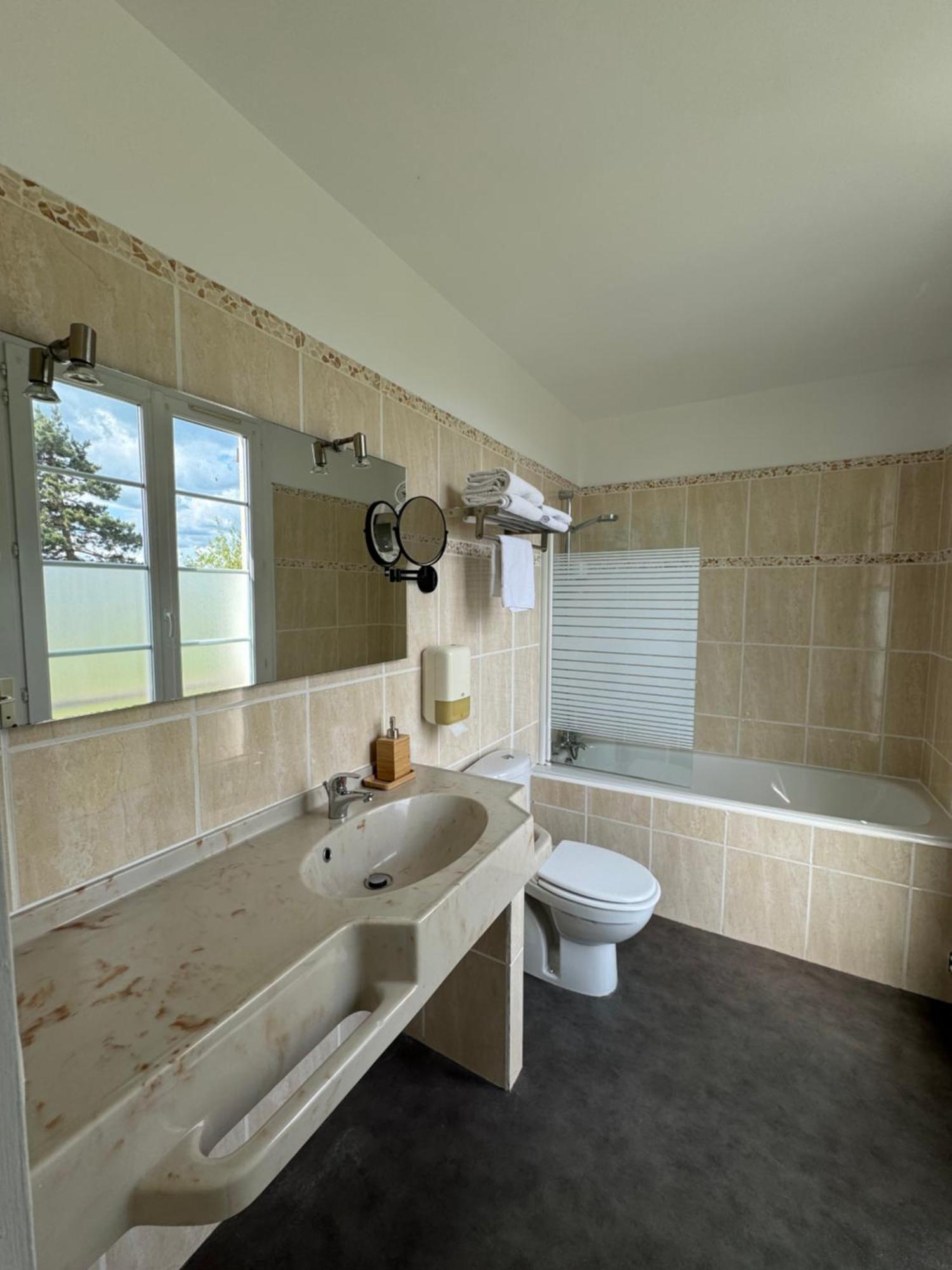 Chez-Marion Hotel Merville-Franceville-Plage Luaran gambar