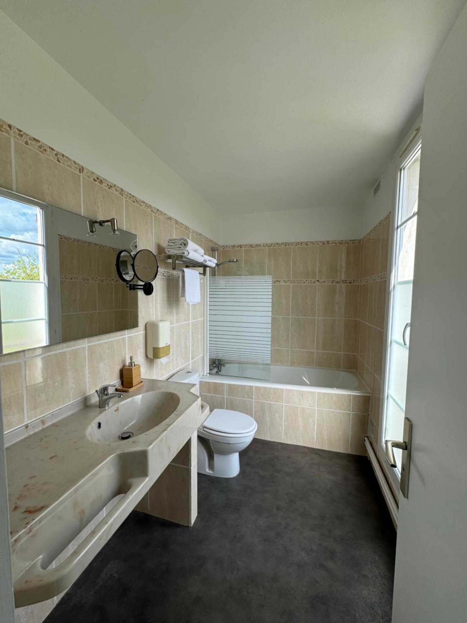 Chez-Marion Hotel Merville-Franceville-Plage Bilik gambar